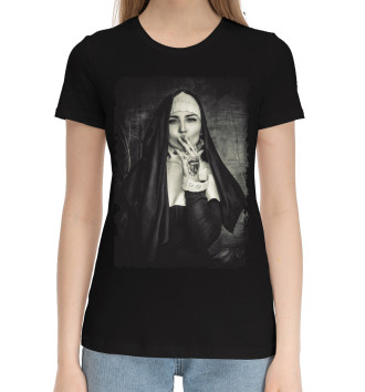 Женская Хлопковая футболка Монашка с сигаретой